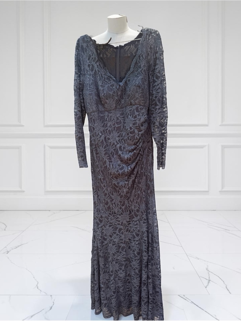 Xscape Gown - Picture 2 of 6